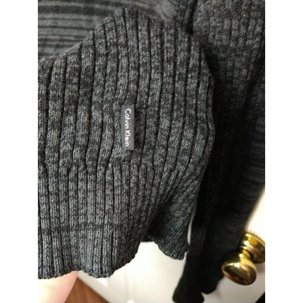 CALVIN Klein Men's 1/4 Zip Grey Black Heather Pullover high neck Sweater. Size M - Picture 11 of 12